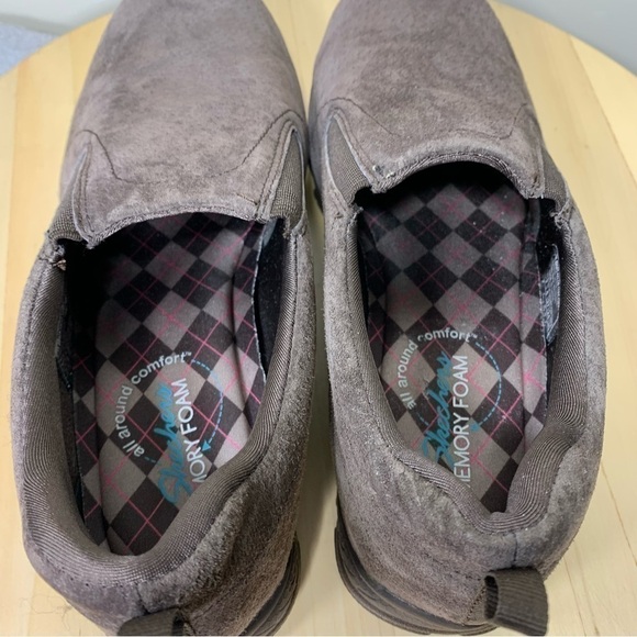 SKECHERS outdoor active brown slip on shoes suede comfort memory foam walking 7 - Picture 13 of 14